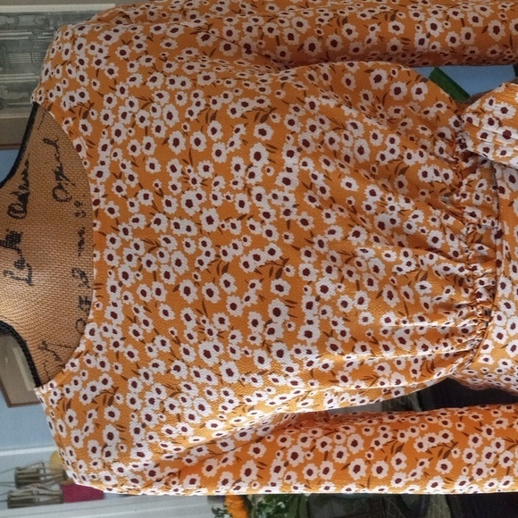 Boutique Mustard Yellow and White Floral Print Long Sleeve Faux Wrap Mini Dress - Picture 4 of 16